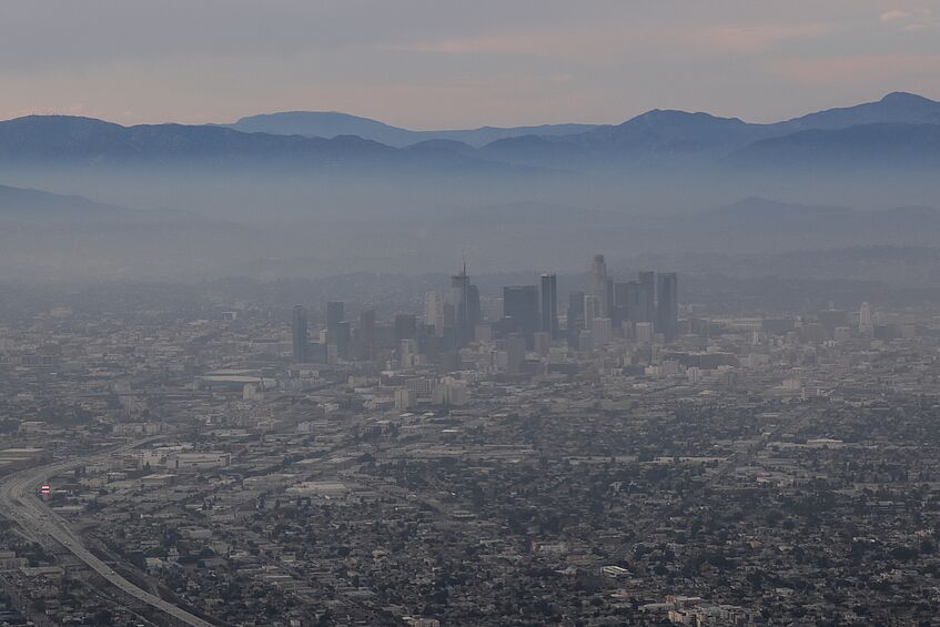 Los Angeles (bottom right).