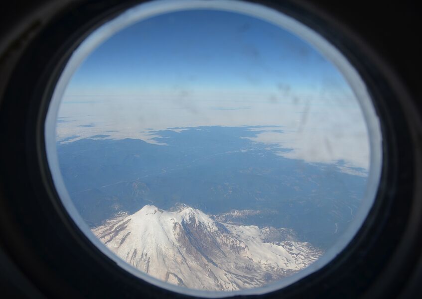 Flying over the Cascade Volcanic Arc